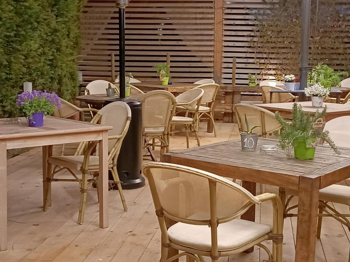 Osteria E Locanda Del Viaggiatore Russi Eksteriør billede