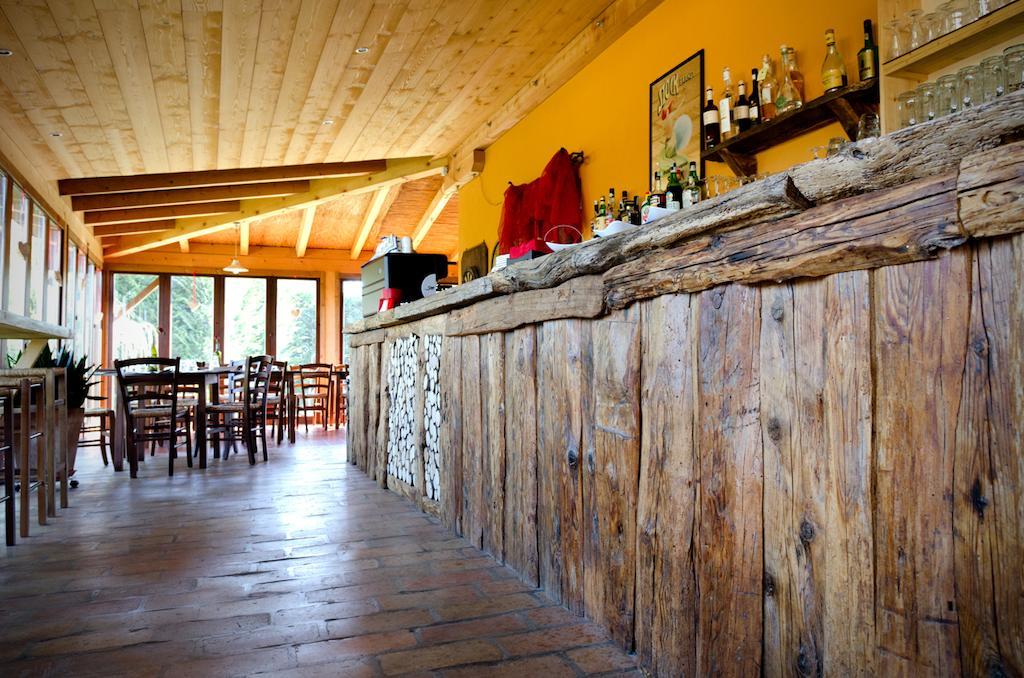 Osteria E Locanda Del Viaggiatore Russi Eksteriør billede