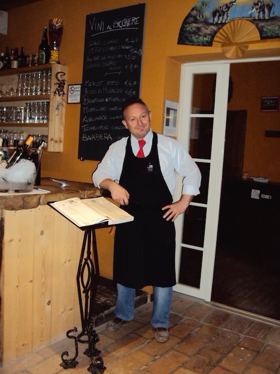 Osteria E Locanda Del Viaggiatore Russi Eksteriør billede